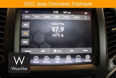 Used 2022 Jeep Cherokee Trailhawk image 48