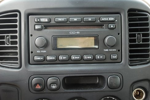 Used 2005 Ford Escape XLS image 12