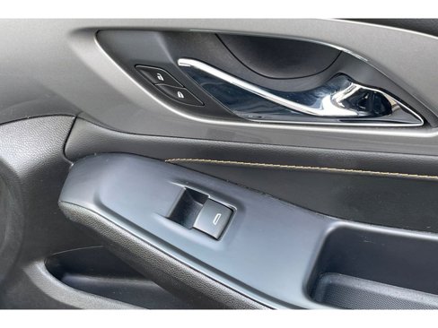 Used 2021 Chevrolet Traverse LT image 22