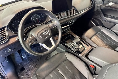 Used 2021 Audi Q5 Premium image 9