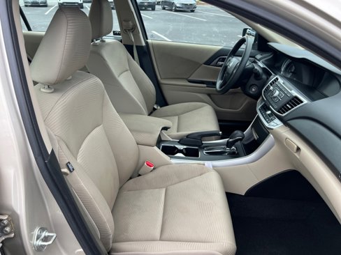 Used 2014 Honda Accord LX image 32