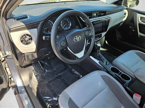 Used 2017 Toyota Corolla LE image 10
