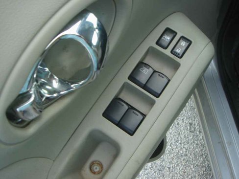 Used 2013 Nissan Cube 1.8 S w/ Exterior Accent Pkg image 9