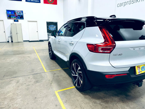 Used 2022 Volvo XC40 T5 R-Design w/ Advanced Package image 21
