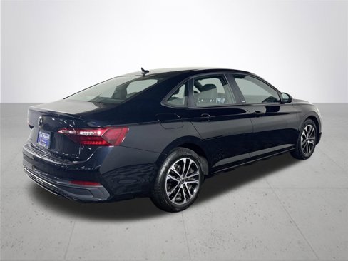 Certified 2024 Volkswagen Jetta Sport image 7