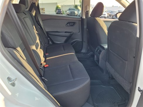 Used 2023 Nissan Rogue S image 16