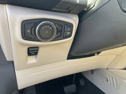 Used 2019 Lincoln Nautilus Reserve image 6