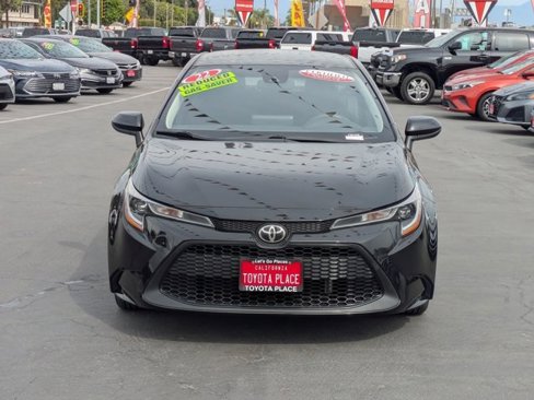 Certified 2022 Toyota Corolla LE image 2