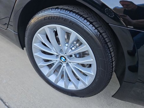 Used 2022 BMW 530i xDrive w/ Executive Package image 8