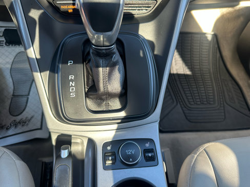 Used 2015 Ford Escape SE w/ Equipment Group 201A image 16