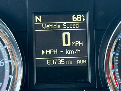 Used 2014 Chrysler Town & Country Touring image 29