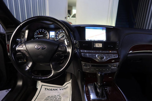 Used 2015 INFINITI Q70 5.6 image 19