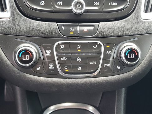 Used 2020 Chevrolet Malibu LT image 25