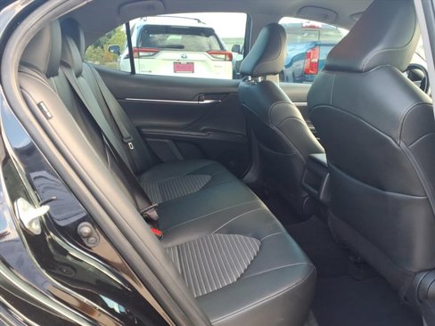 Used 2022 Toyota Camry SE image 15