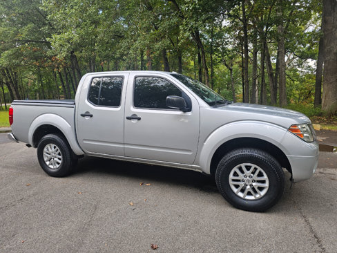 Used 2016 Nissan Frontier SV image 3