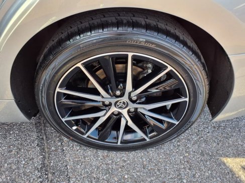 Certified 2021 Toyota Camry SE image 8