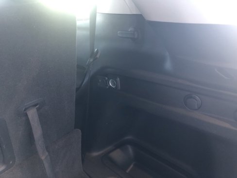 Used 2023 Jeep Grand Cherokee L Laredo image 13