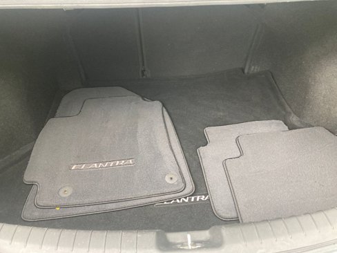 Used 2018 Hyundai Elantra SE image 27
