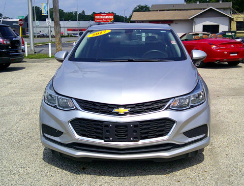 Used 2017 Chevrolet Cruze LS image 2