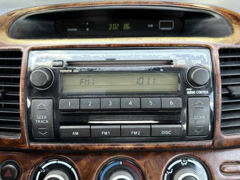 Used 2005 Toyota Camry image 18