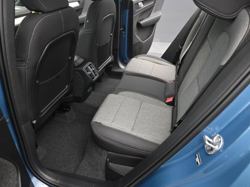 New 2025 Volvo XC40 B5 Core image 28