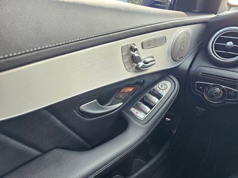 Used 2023 Mercedes-Benz GLC 300 4MATIC Coupe image 30