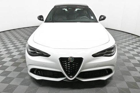New 2025 Alfa Romeo Giulia w/ Driving Assist Package image 34
