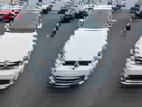 Used 2016 Volkswagen Golf Limited Edition image 9
