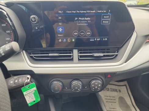 New 2025 Chevrolet Trax RS image 12