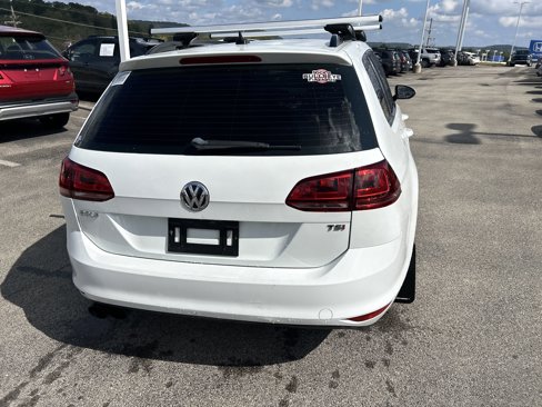 Used 2015 Volkswagen Golf S image 11