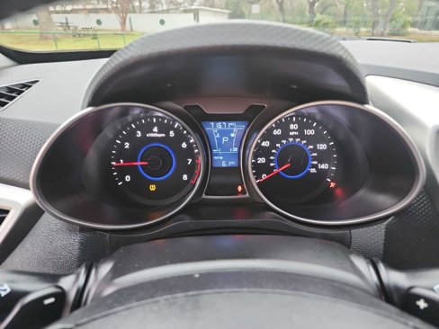 Used 2017 Hyundai Veloster image 19