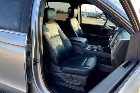 Used 2021 Ford Expedition Max XLT image 7