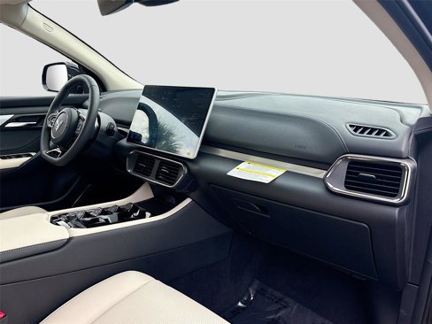 New 2025 VinFast VF 8 Plus image 27