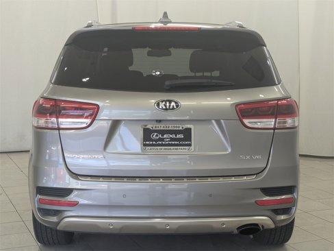 Used 2017 Kia Sorento SX image 8