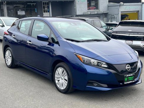 Used 2025 Nissan Leaf S image 3