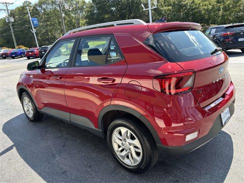 Certified 2020 Hyundai Venue SEL image 4