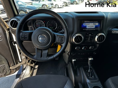 Used 2018 Jeep Wrangler Unlimited Sahara w/ Connectivity Group image 15