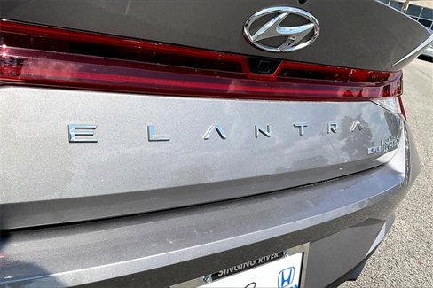 Used 2023 Hyundai Elantra Blue w/ Cargo Package image 31