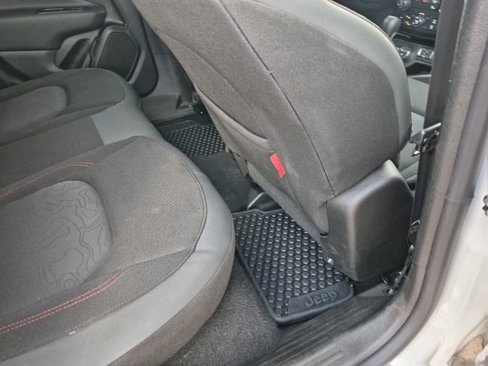 Used 2023 Jeep Renegade Trailhawk image 29