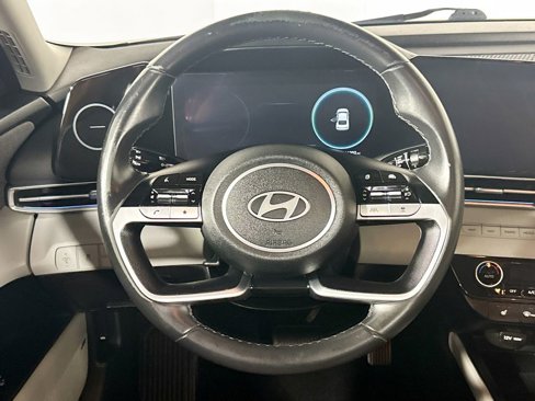 Used 2024 Hyundai Elantra Limited image 13