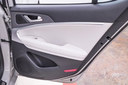 Certified 2025 Genesis G70 2.5T w/ Sport Prestige Package image 31