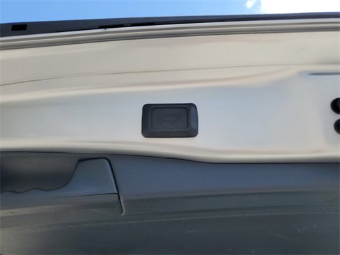 Used 2021 Toyota RAV4 XLE image 8