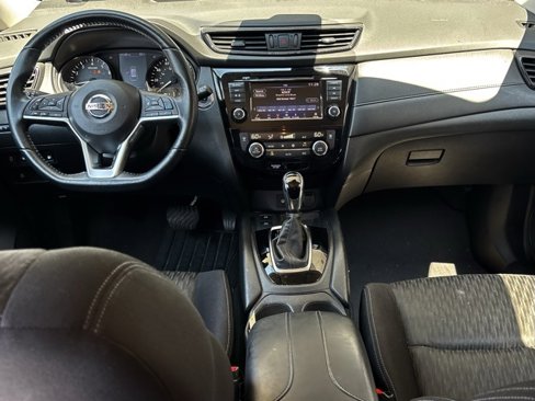 Used 2020 Nissan Rogue SV w/ Premium Package image 22
