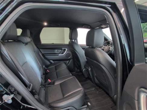 Used 2018 Land Rover Discovery Sport SE image 13
