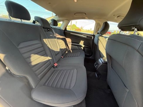 Used 2019 Ford Fusion SE image 28