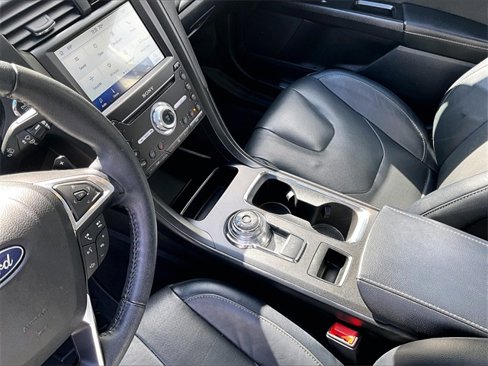 Used 2020 Ford Fusion Titanium image 15