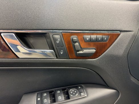 Used 2010 Mercedes-Benz E 550 Coupe image 20