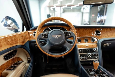 Used 2011 Bentley Mulsanne image 20