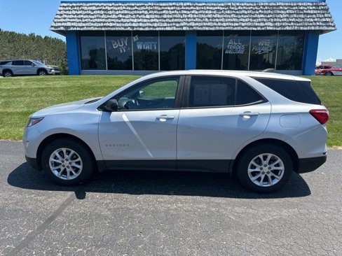 Used 2020 Chevrolet Equinox LS w/ LS Convenience Package image 3