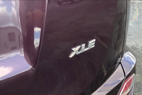 Used 2018 Toyota RAV4 XLE image 9